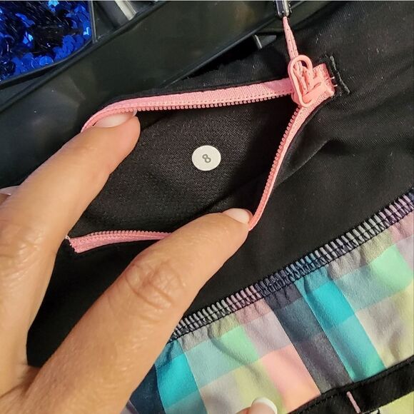 Lululemon Checkered Speed Shorts 8 - Picture 6 of 6